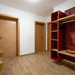 V - Asr 13 Apartment *