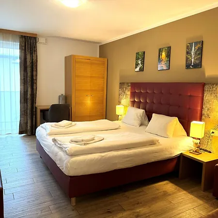 Apartment V - Asr 13