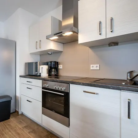 Apartment V - Asr 13